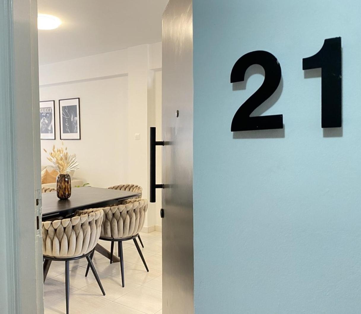 Central Boutique Twenty One Nicosia Luaran gambar